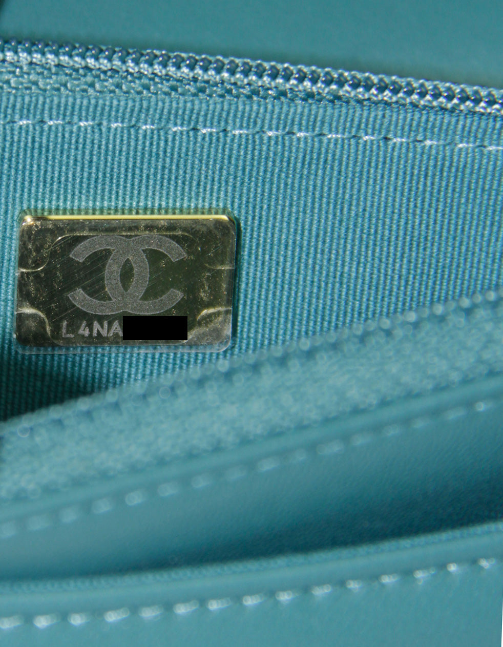 Chanel tiffany blue wallet deals
