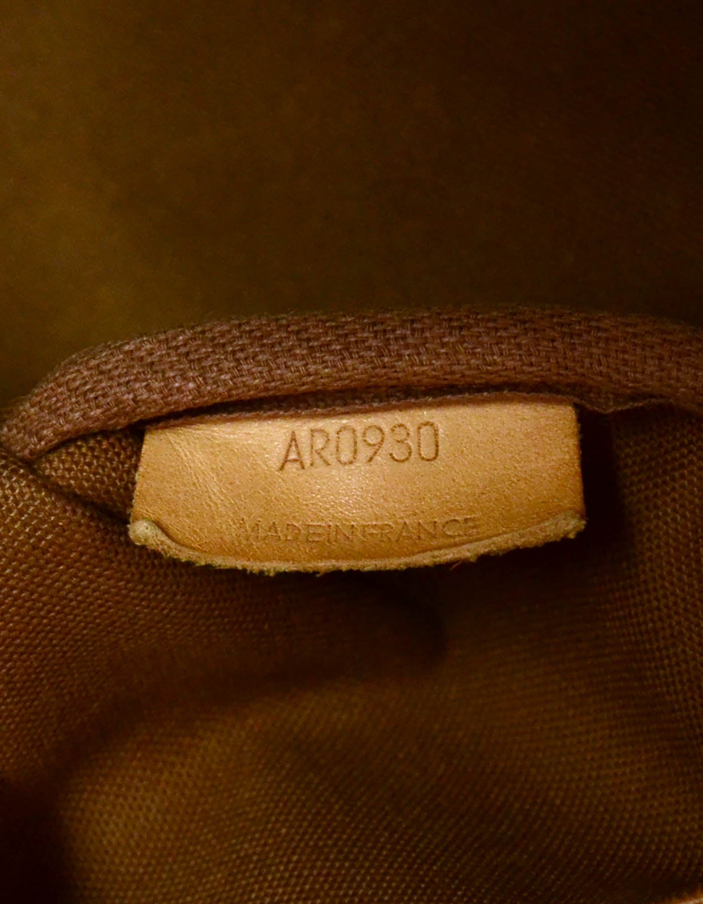 Louis Vuitton Monogram Saumur 35 Double Saddle Messenger Bag at 1stDibs  louis  vuitton double messenger bag, louis vuitton saddle bag, louis vuitton  double bag