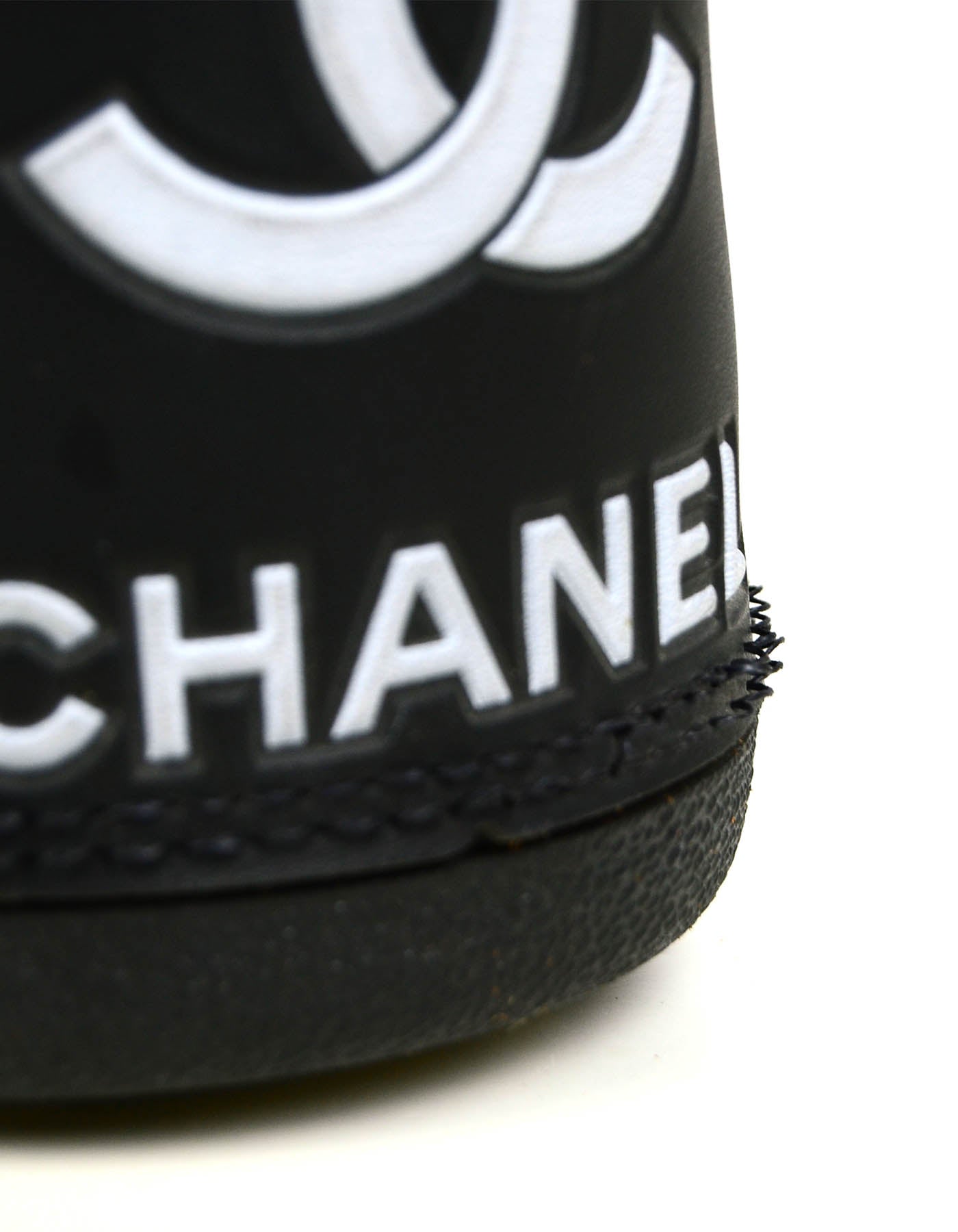 Chanel Iconic 90's Vintage Moon Boots sz 41-43 – ASC Resale