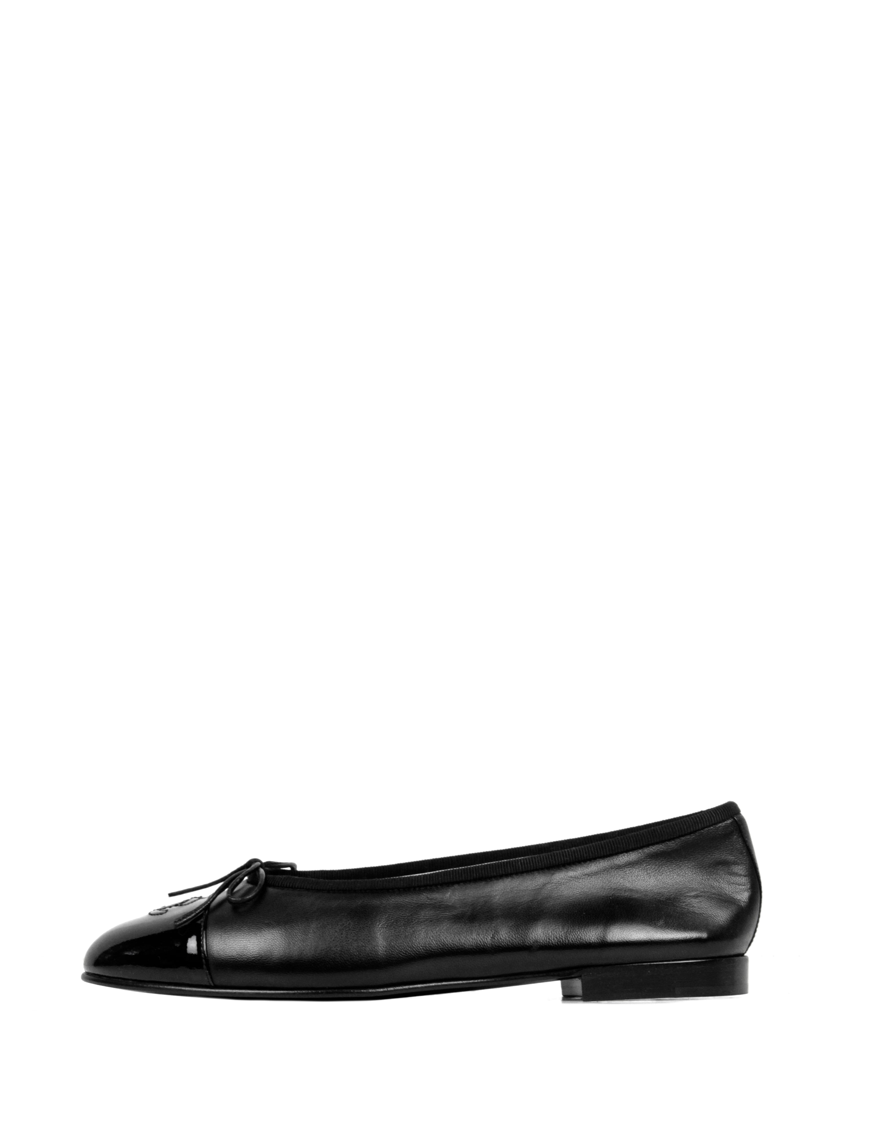 Navy Leather Cap Toe CC Ballerina Flats Size IT 39.5 For Sale at 1stDibs