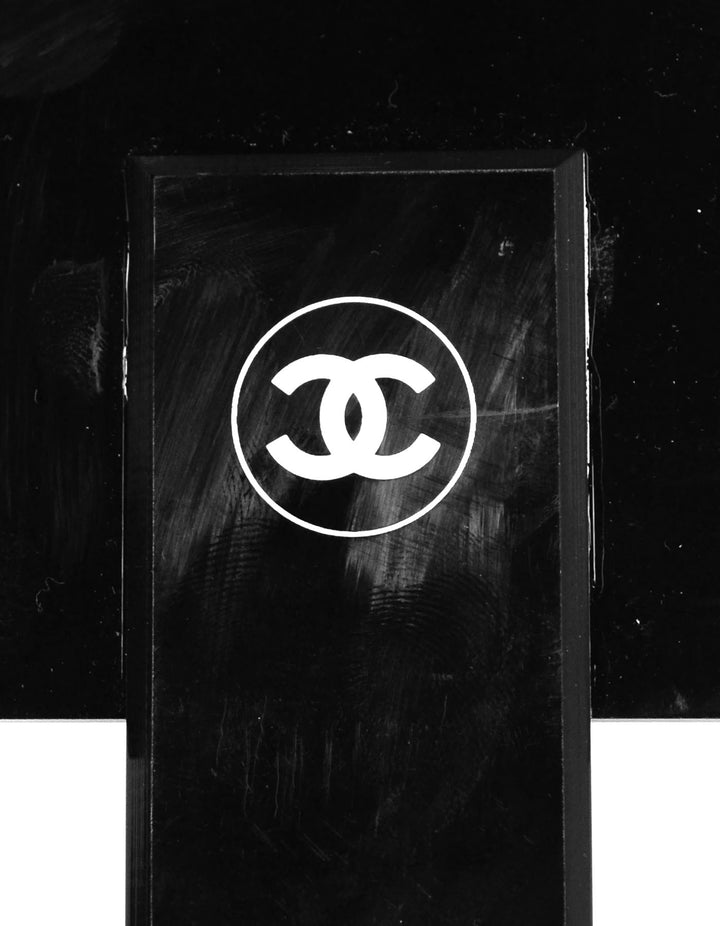 3Chanel_black_CC_hand_mirror_1