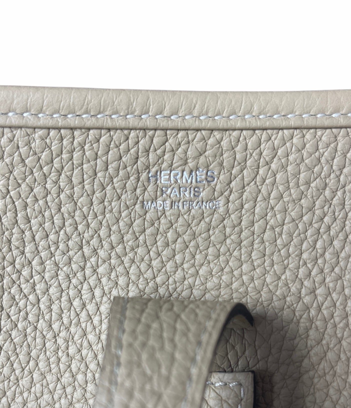 Hermes 2021 Trench/Palladium Taurillon Clemence Leather Evelyne III 29cm PM  Bag at 1stDibs
